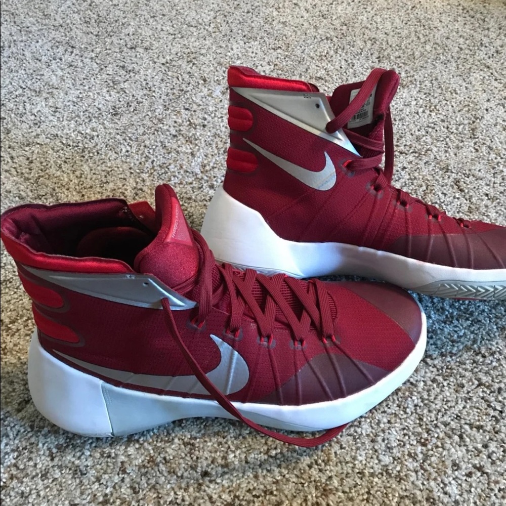 Nike Hyperdunks 2015. 9.5 Clean Basketball Shoe